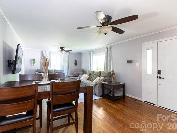 4th image of 812 N Ransom St