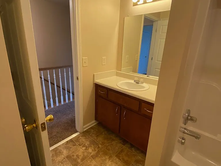 512 Patriot Park Ct — Photo 12