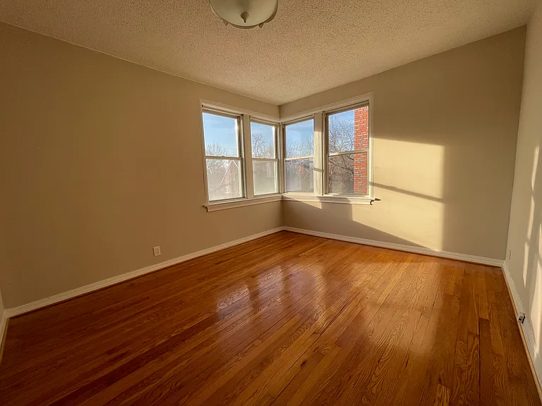 907 S Hanley Rd #7 — Photo 10