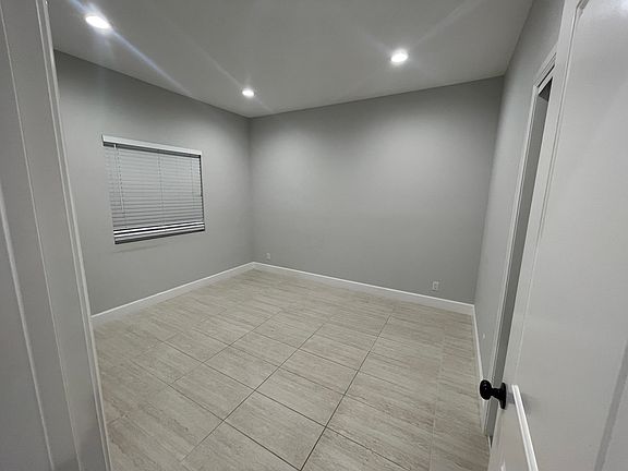 3rd image of 11051 Songish St