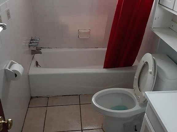 3rd image of 608 Seaman Pl