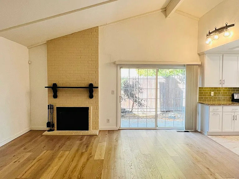 2819 Yarmouth Way — Photo 10