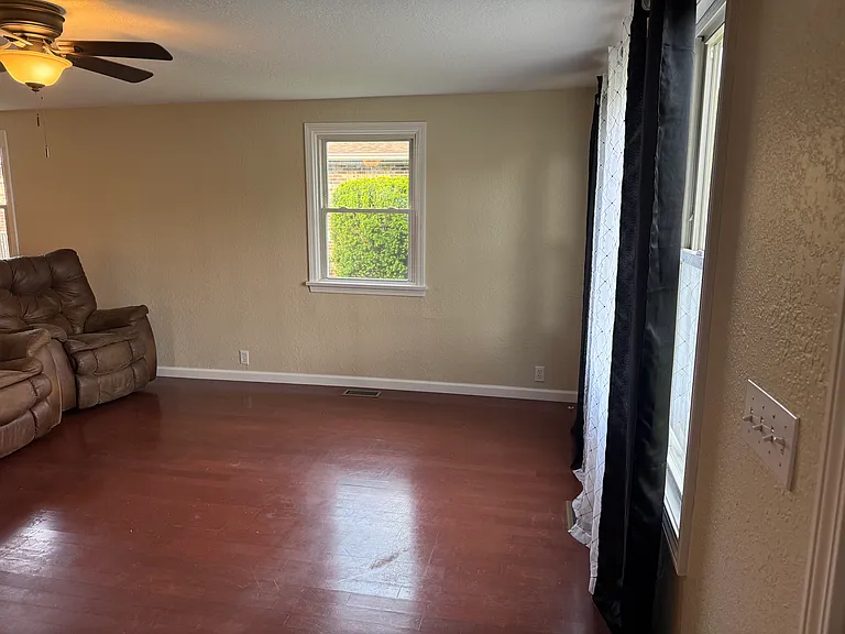 407 E Wayne St — Photo 5