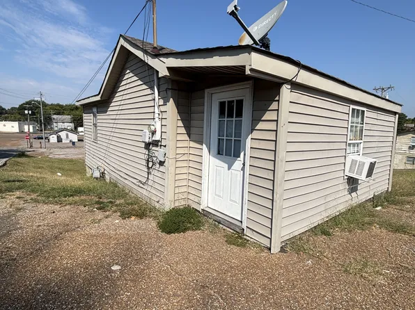 210 W Spring St, Covington, TN 38019