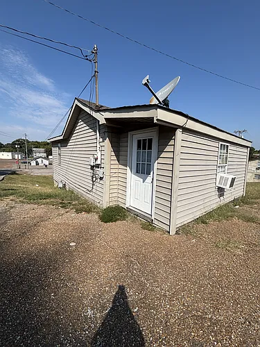 210 W Spring St Photo 1