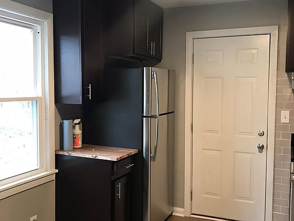 2nd image of 805 N 6th St