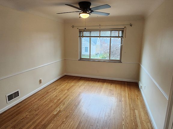 3rd image of 1106 Covedale Ave Unit 2