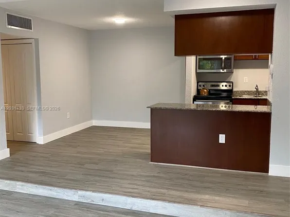 8950 SW 69th Ct APT 308, Pinecrest, FL 33156