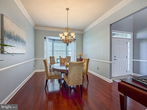 5th image of 1693 Pierce Way
