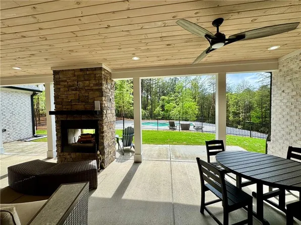 16 Mountain Creek Trl NE, Fairmount, GA 30139