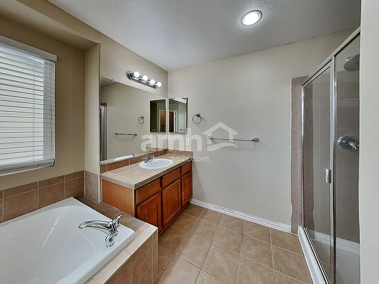 13009 Magnolia St — Photo 18