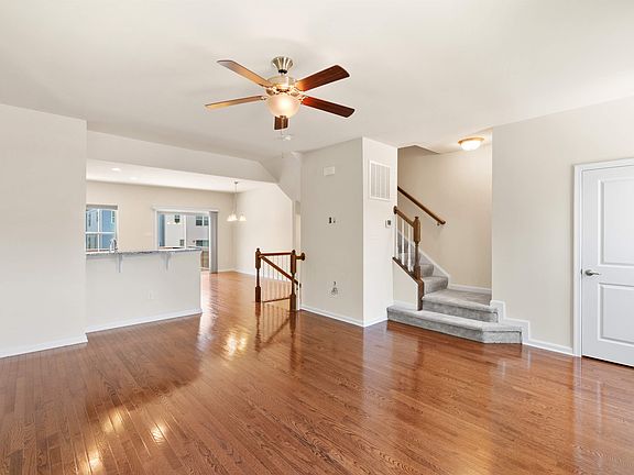 5th image of 3011 New Hermitage Ct