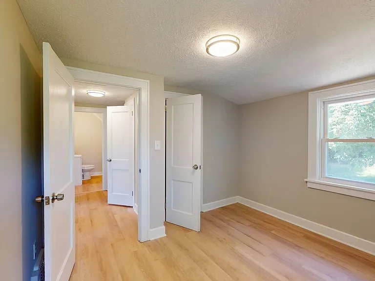4528 Rainbow Rd — Photo 43
