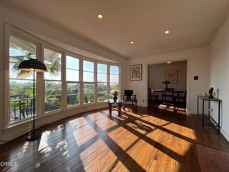 345 Malcolm Dr — Photo 4