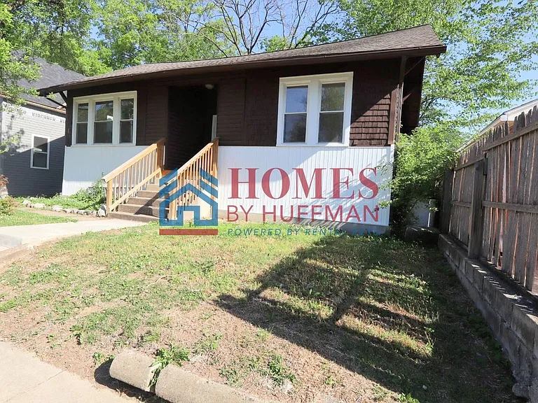 638 Jackson Ave — Photo 2