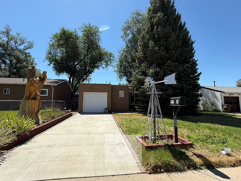 109 Jasper Dr — Photo 1