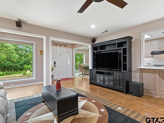 2nd image of 15988 Rocky Ridge Rd