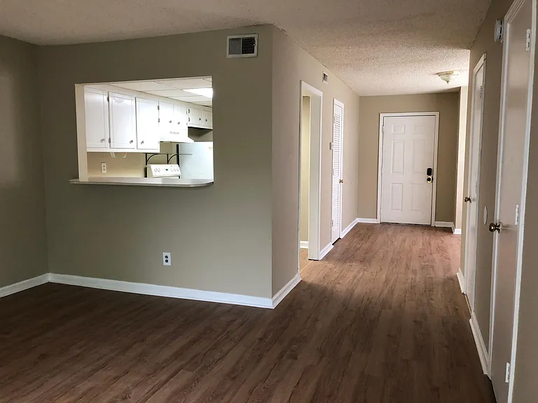 1241 N Graycroft Ave — Photo 15
