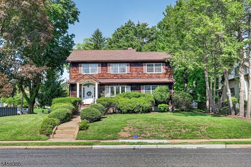 1st image of 484 Godwin Ave