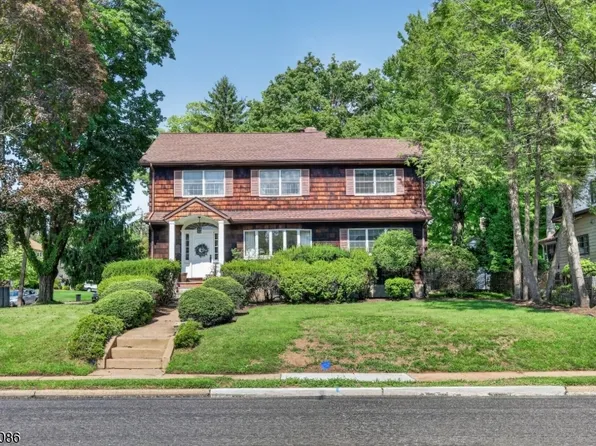 484 Godwin Ave, Midland Park Boro, NJ 07432