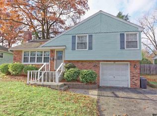 21 Laurendale St, Albany, NY 12205