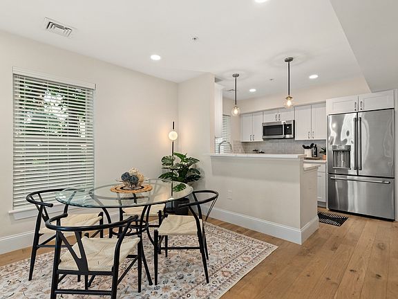5th image of 29 Ward St #103