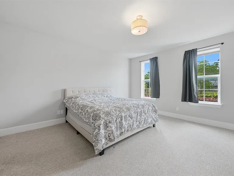 8612 Emnora Ln — Photo 5