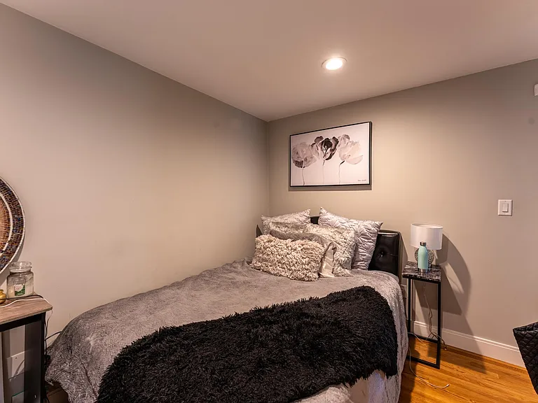 42 Saint Martin St #1 — Photo 15