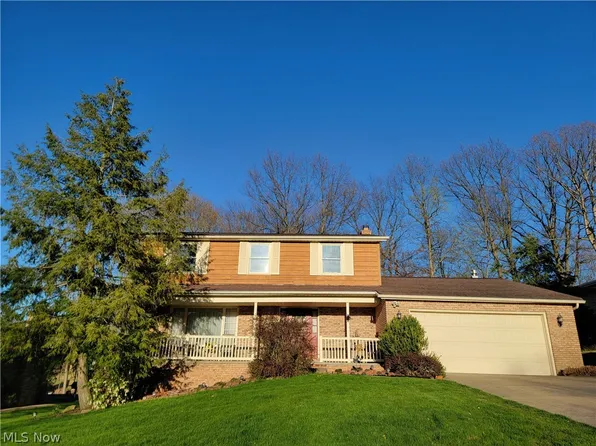 6859 Karen Dr, Seven Hills, OH 44131