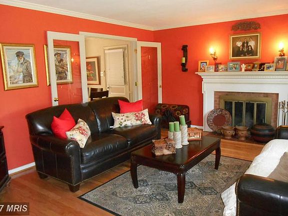 3rd image of 5703 Helmsdale Ln