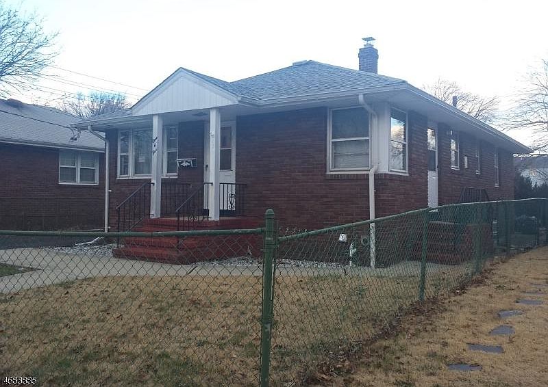 2nd image of 105 Coolidge St