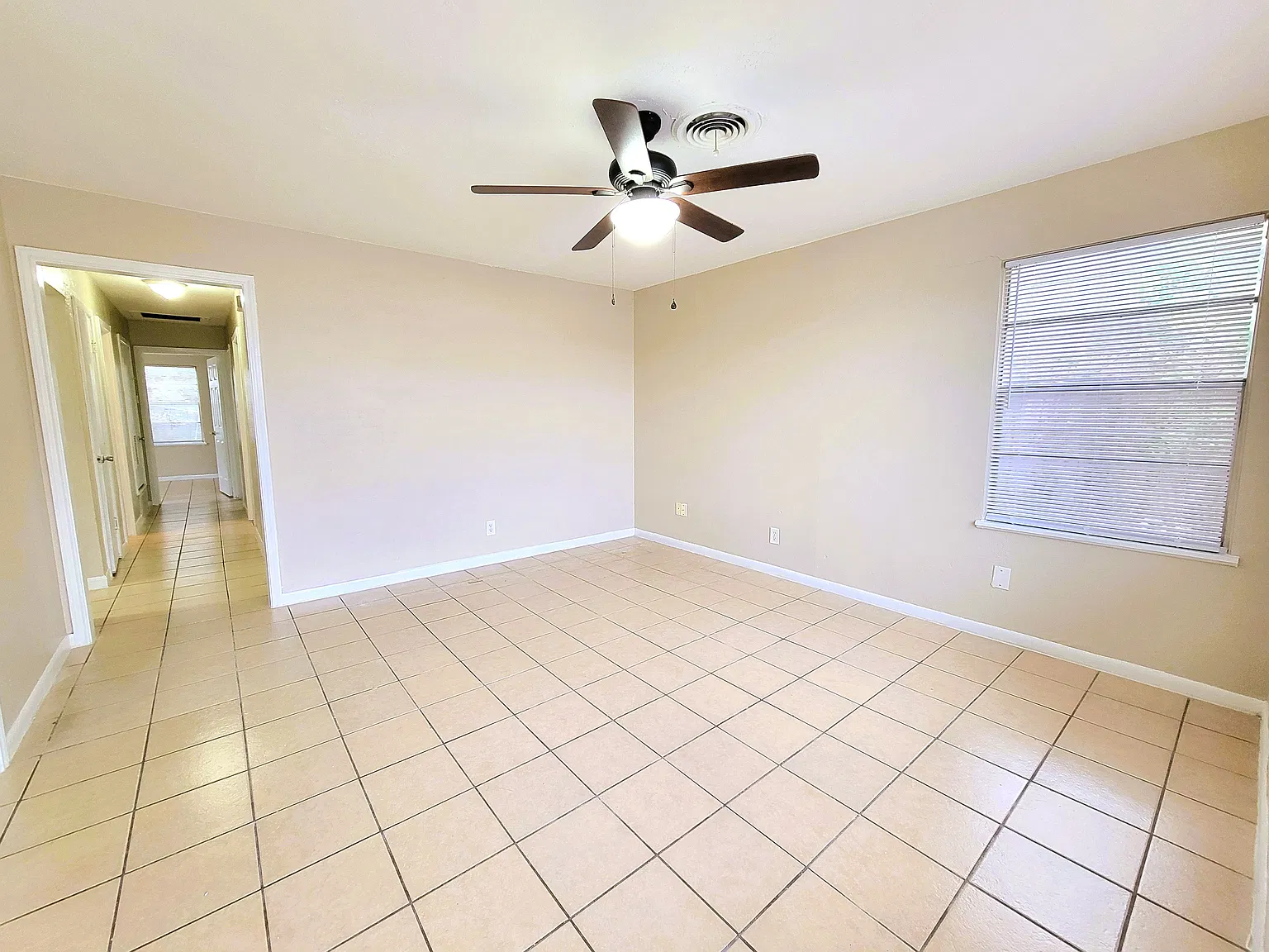3 bed, 1008 sqft, $1,100 — Photo 3