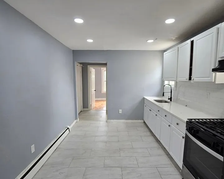 952 Lafayette St #L2 — Photo 5