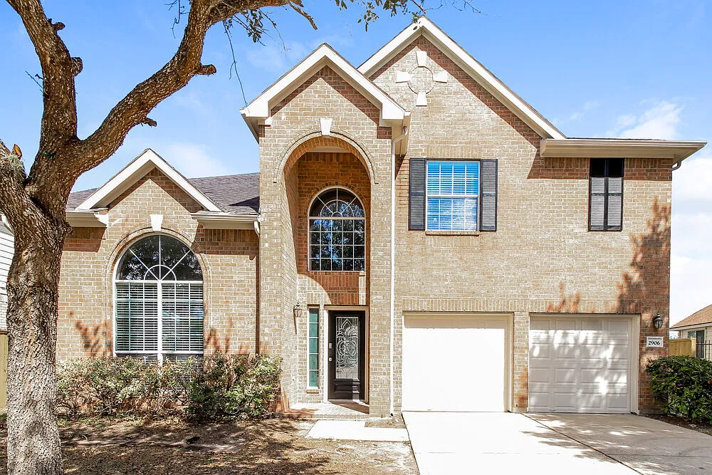 4 bed, 2.5 bath, 3122 sqft, $2,960 — Photo 1