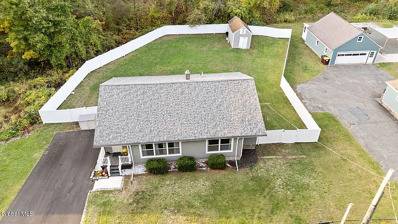 3rd image of 160 Clamsteam Road
