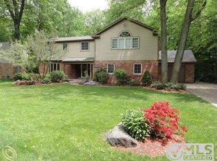 3512 Eastbourne Dr, Troy, MI 48084