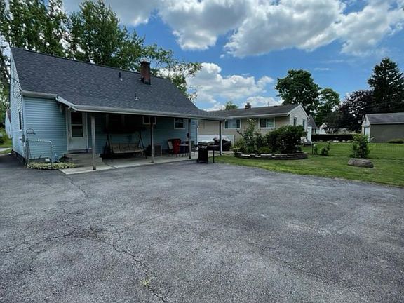 2nd image of 4127 Ashgrove Dr