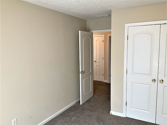5th image of 2879 Bridle Creek Dr SW