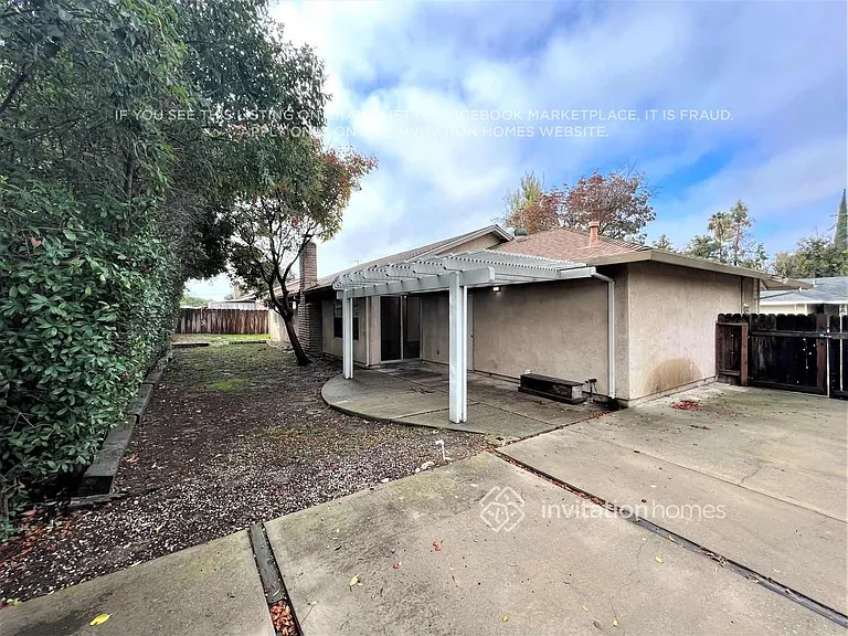 460 Pelican Pl — Photo 9