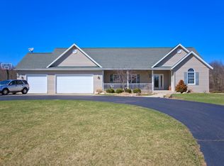 14215 28th St, Lowell, MI 49331