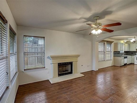 5th image of 1403 Tetbury Ln