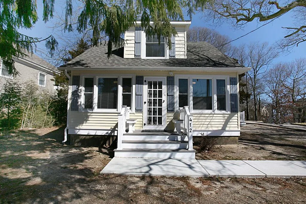 W Ocean Heights Ave, Linwood — Photo 1
