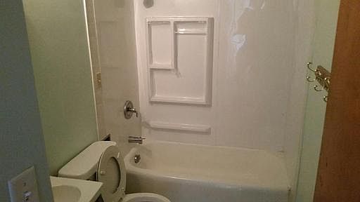 4th image of 111 Andrew Ave APT 3