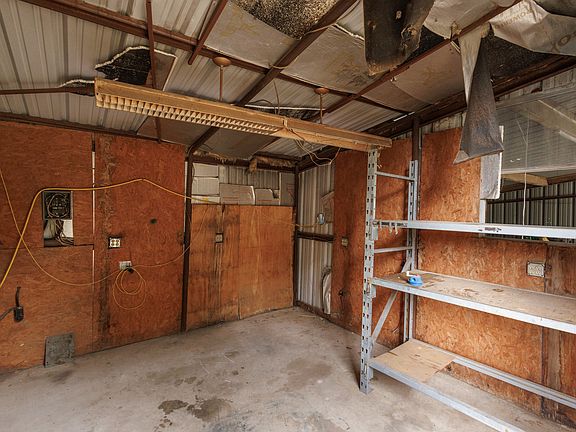 4th image of 411 Hamby Rd