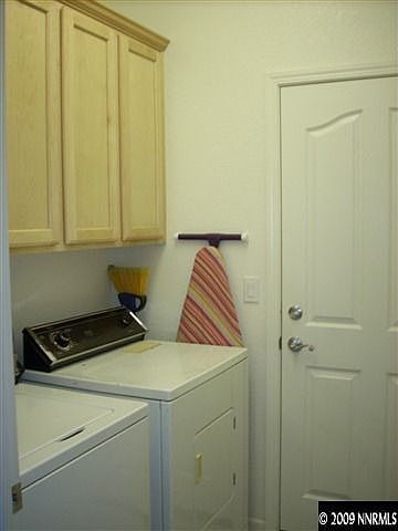 2nd image of 485 Dartmoor Ct