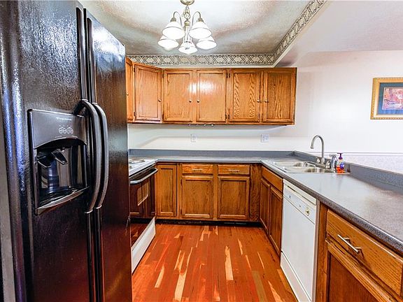 4th image of 49 Union Hill Dr