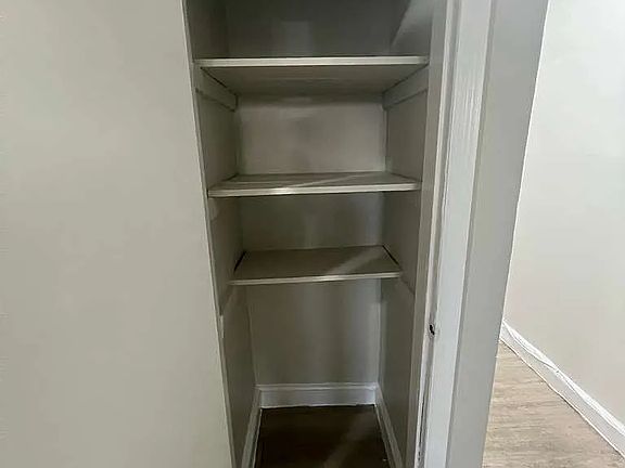 3rd image of 546 E 38th St #10