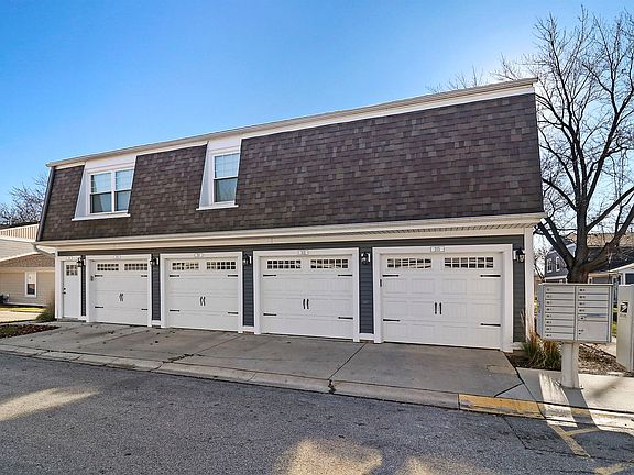 4th image of 315 Somerset Ln #315