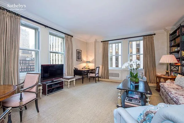 Sold by Sotheby's International Realty | media 2