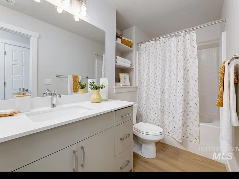 2299 N Shaelyn Ln — Photo 5